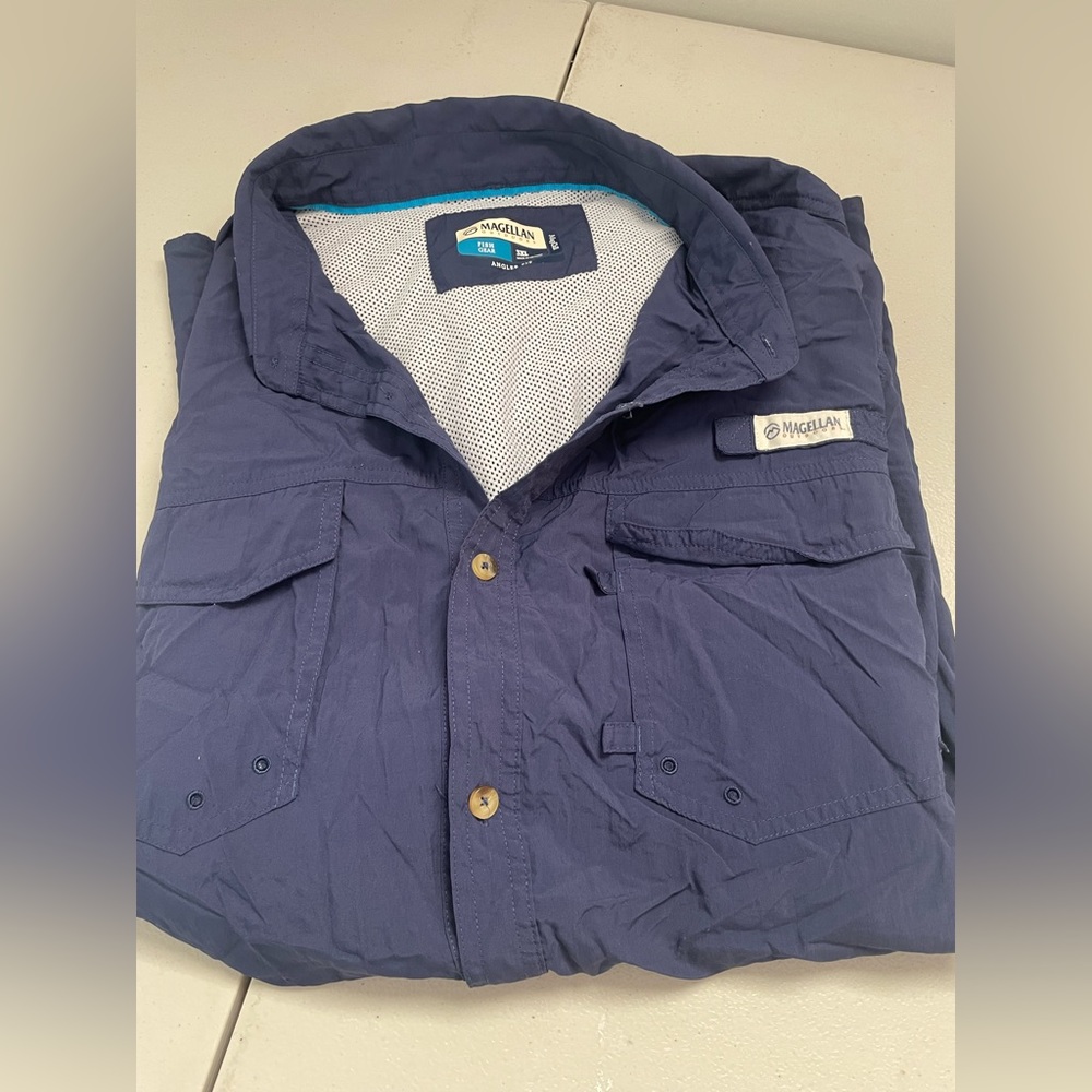 Mens MAGELLAN 3X navy fishing shirt short sleeve